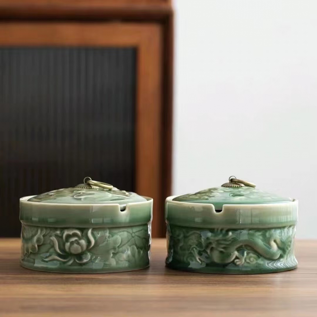 【汀和大福】青瓷浮雕帶蓋煙灰缸茶葉罐茶渣缸 【汀和大福】青瓷浮雕帶蓋煙灰缸茶葉罐茶渣缸